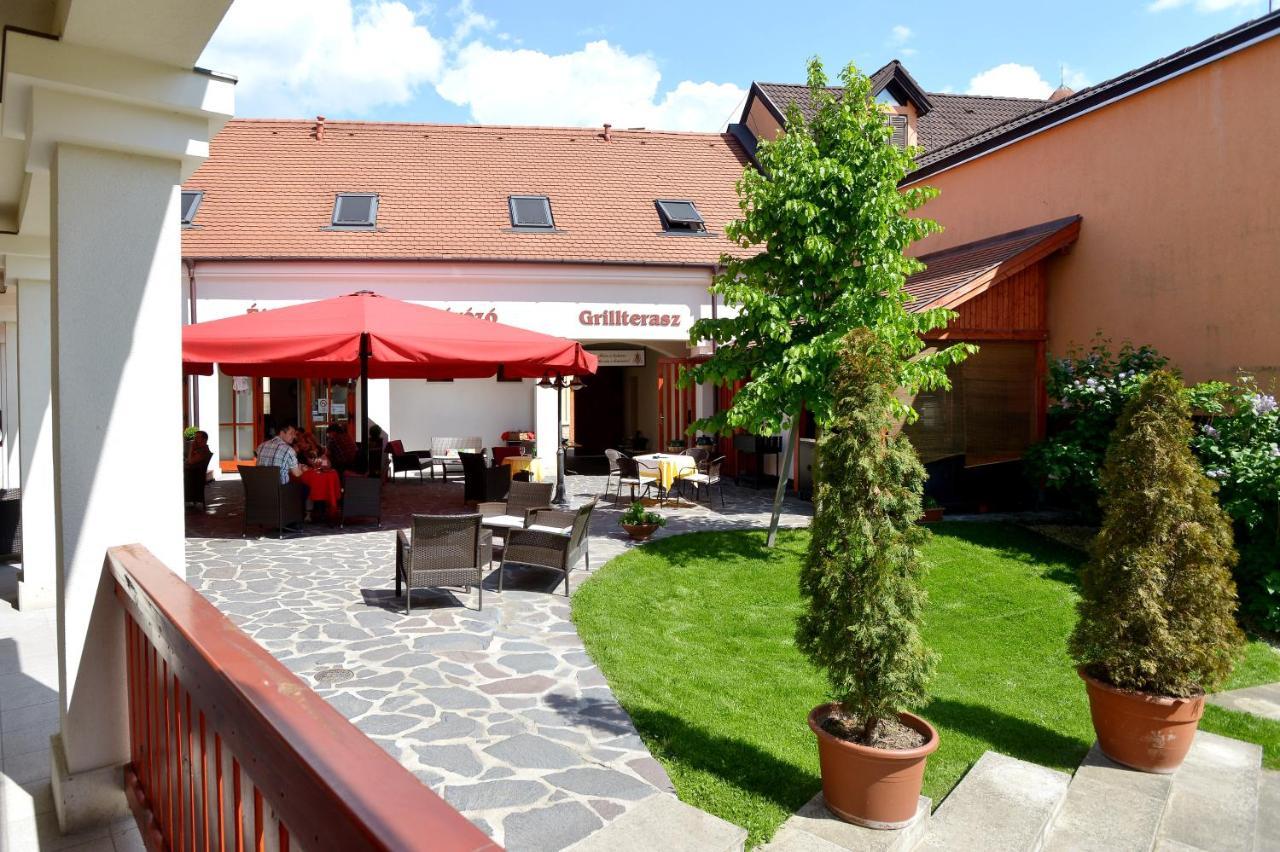 Servita Udvarhaz Eger Zewnętrze zdjęcie