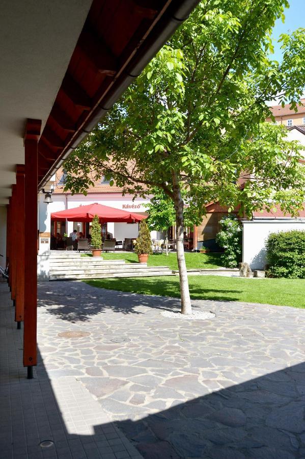 Servita Udvarhaz Eger Zewnętrze zdjęcie